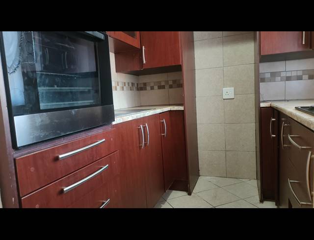 2 BEDROOM FLAT FOR SALE IN SILVERTON
